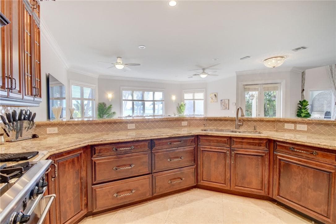 1320 S LAKESIDE Drive, Lake Worth Beach, FL 33460 11