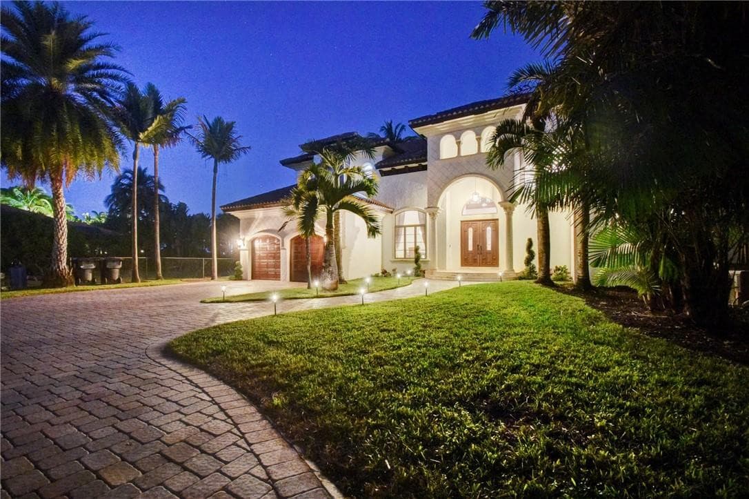 1320 S LAKESIDE Drive, Lake Worth Beach, FL 33460 2
