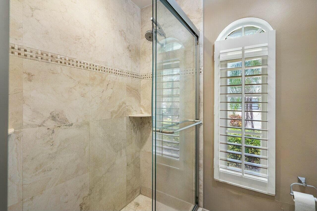 41 Castle Harbor Isle Drive, Fort Lauderdale, FL 33308 18