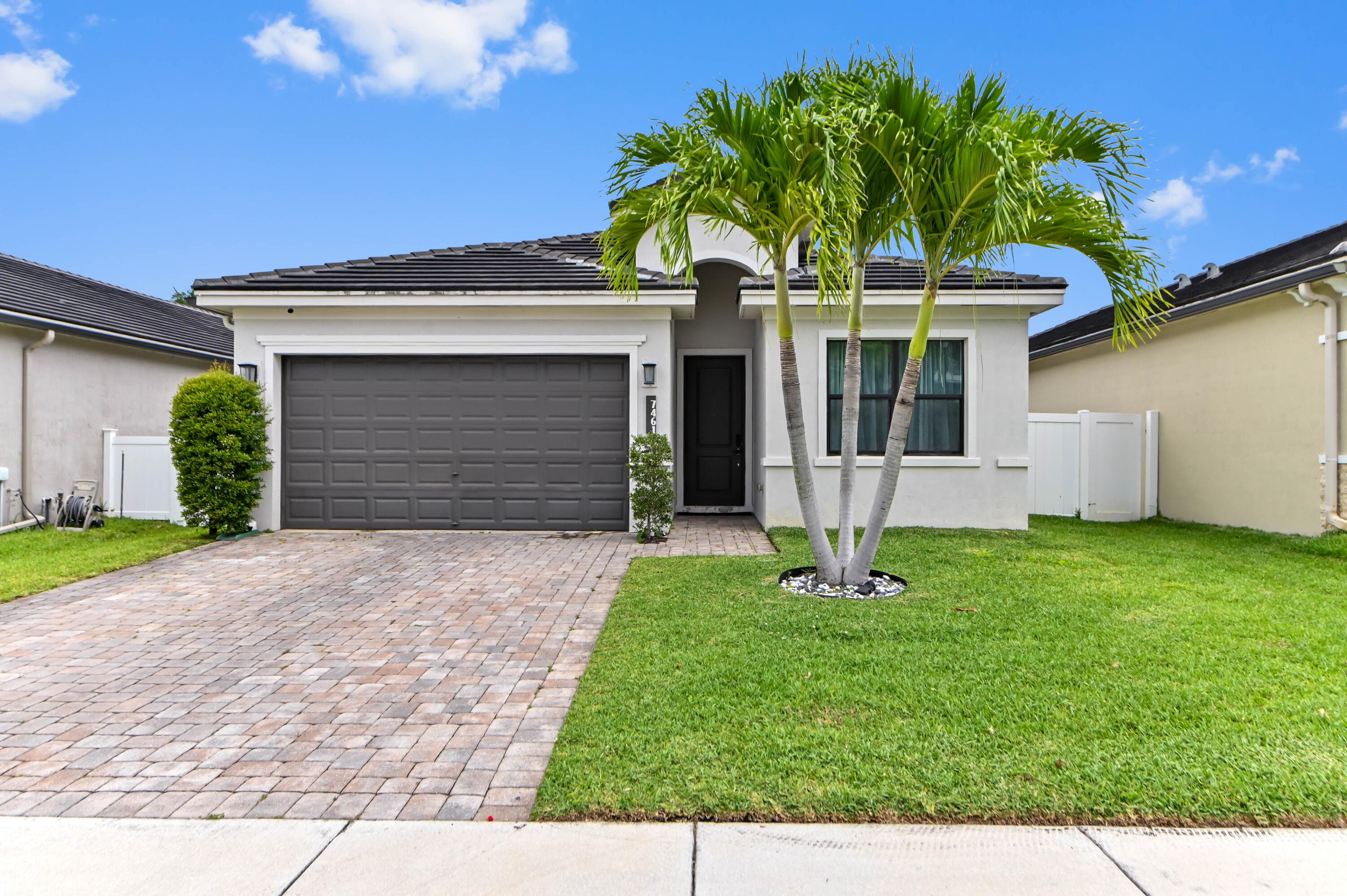 7461 Moonrise Drive, Lake Worth, FL 33467 2