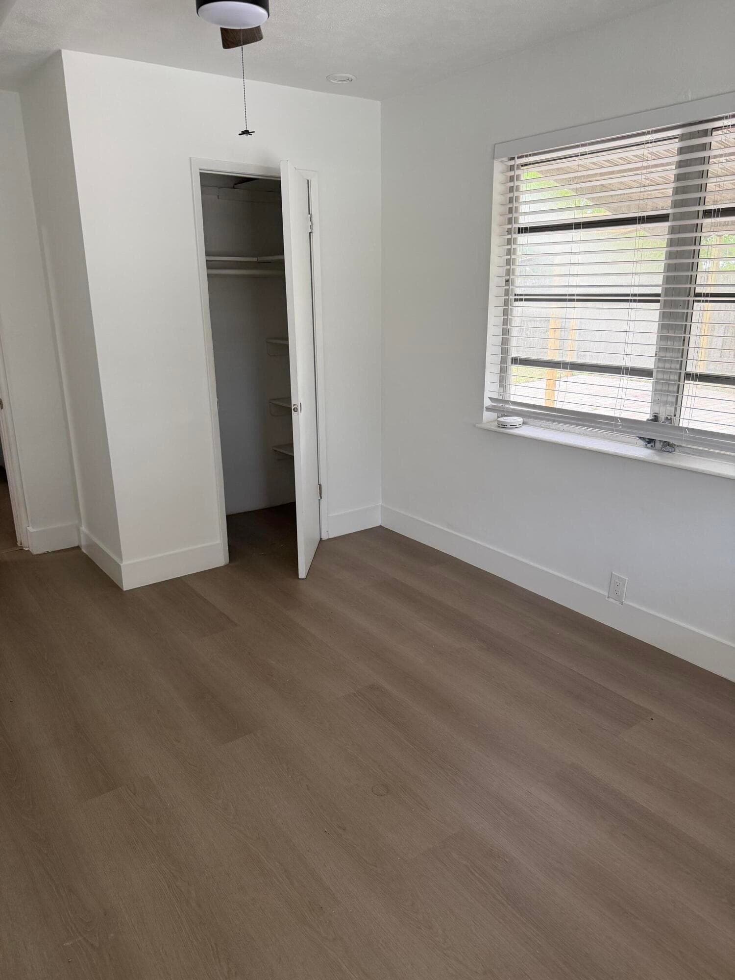2751 NE 3rd Avenue, Pompano Beach, FL 33064 5