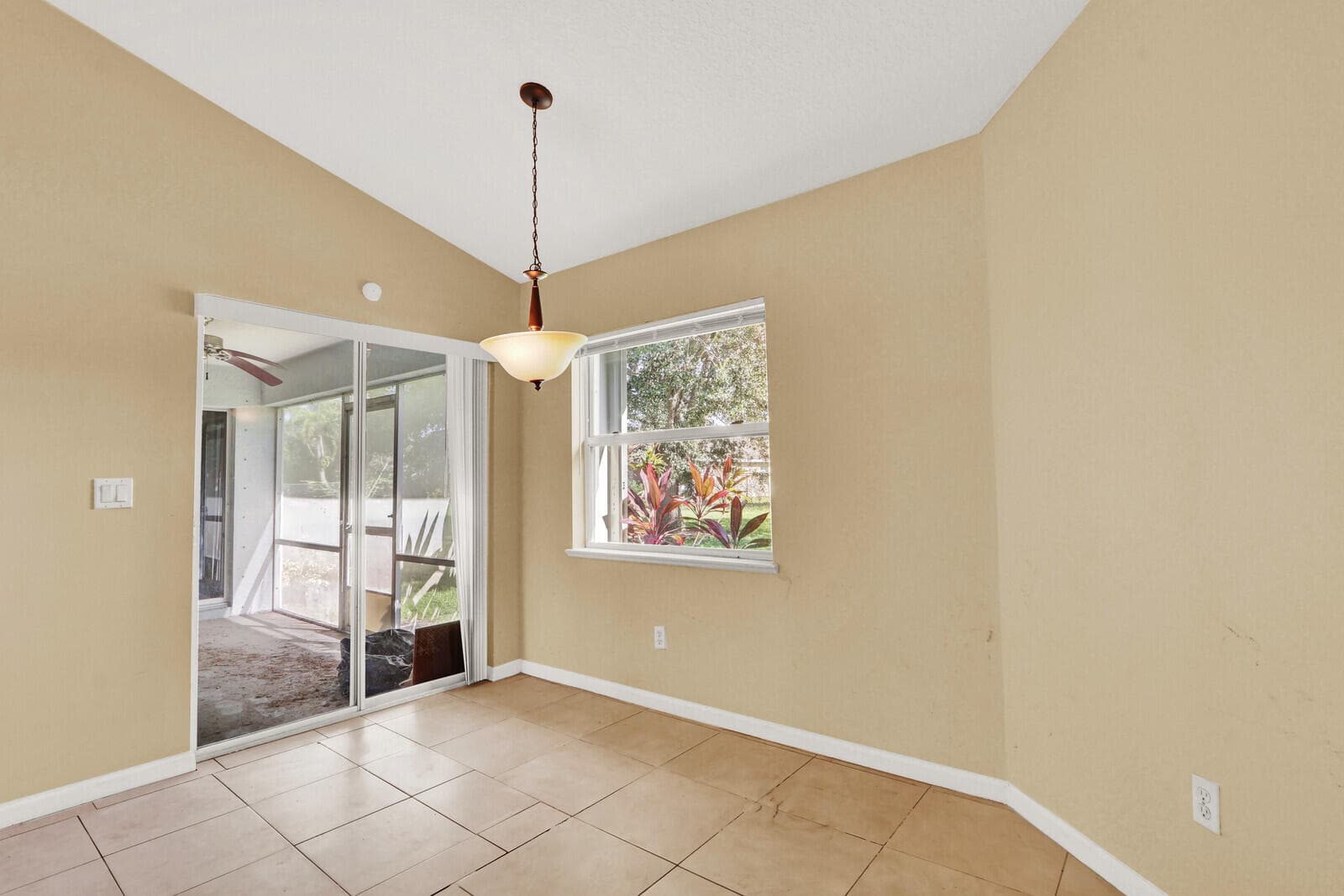 2826 SW Ann Arbor Road, Port St. Lucie, FL 34953 18