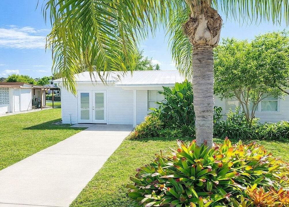 241 14th Place, Vero Beach, FL 32960 2