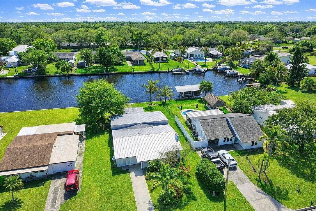 241 14th Place, Vero Beach, FL 32960 5