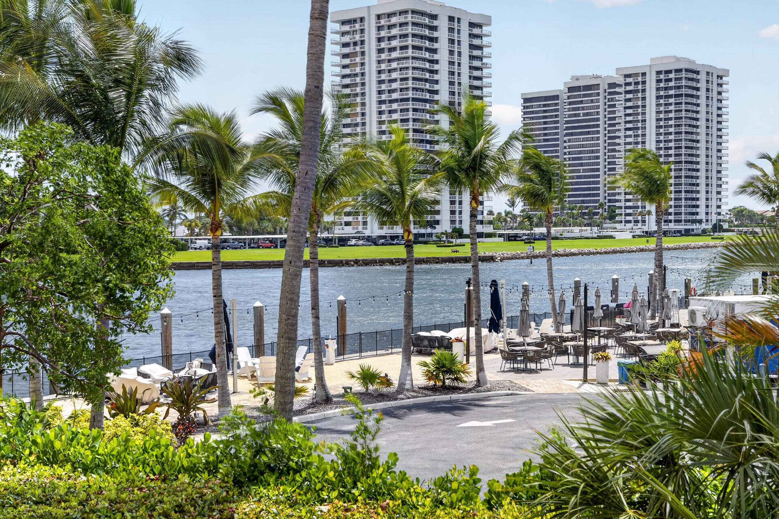 1036 US Highway 1 121, North Palm Beach, FL 33408 33