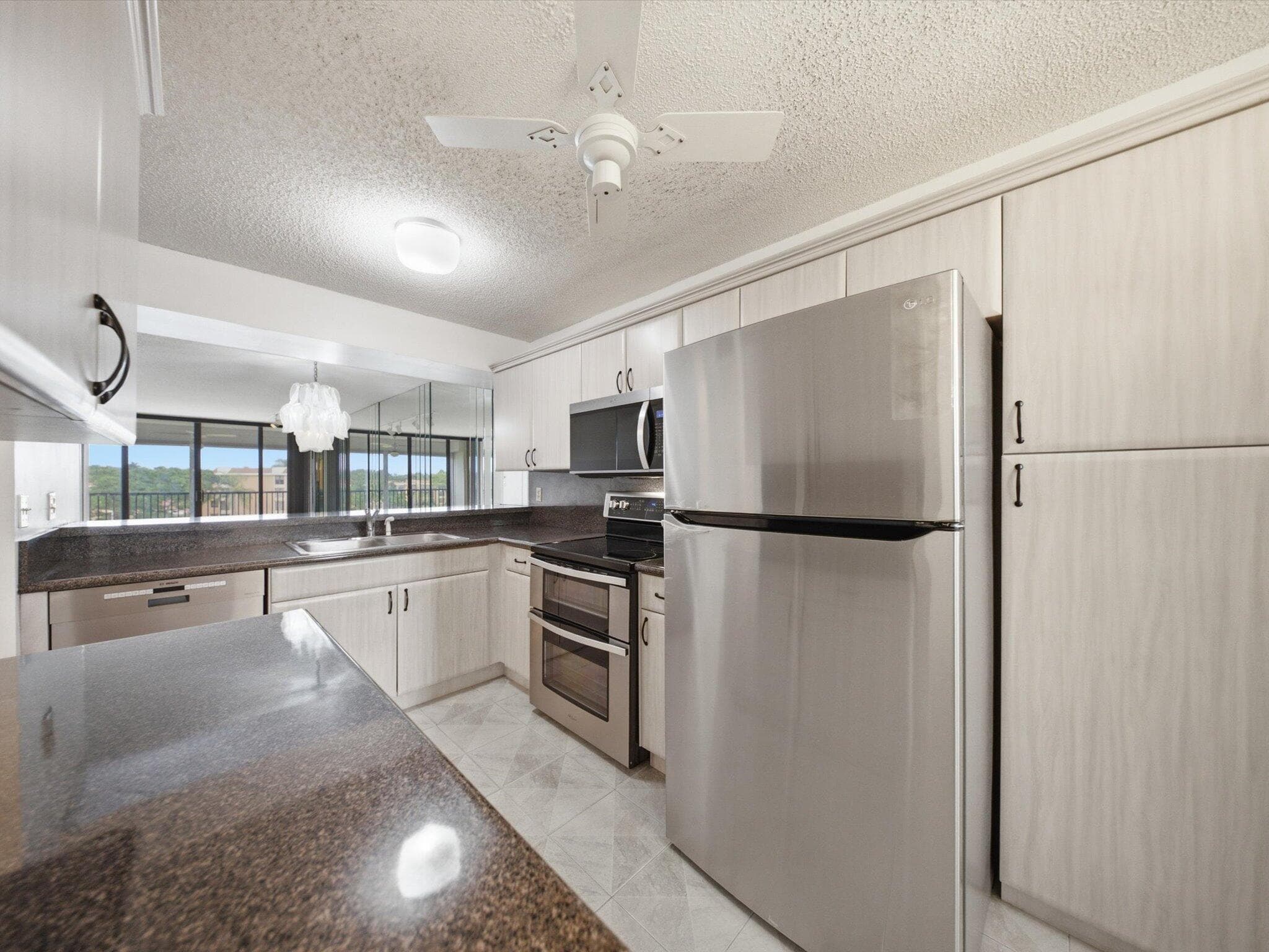 6539 CORAL LAKE Drive 403, Margate, FL 33063 6
