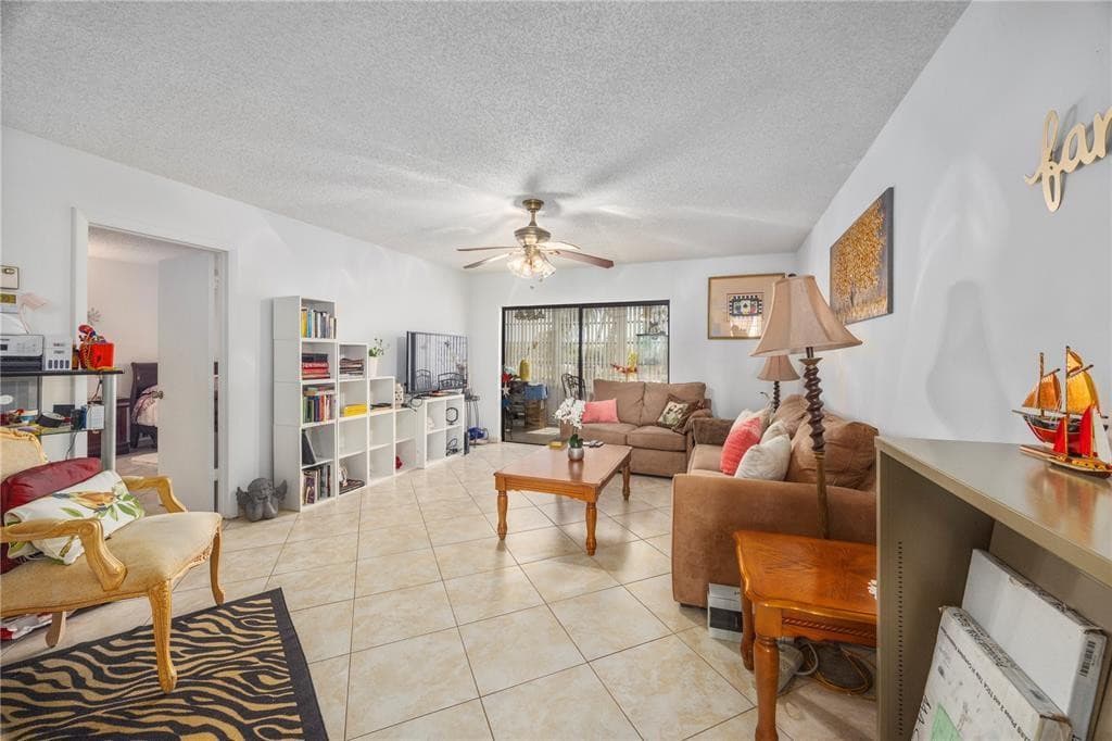 3990 NW 42ND Avenue 311, Lauderdale Lakes, FL 33319 2