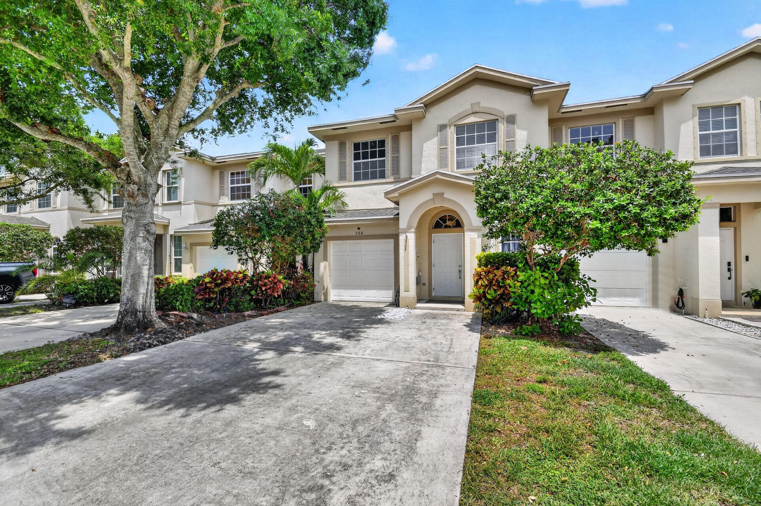 308 SPRUCE Street, Boynton Beach, FL 33426 2