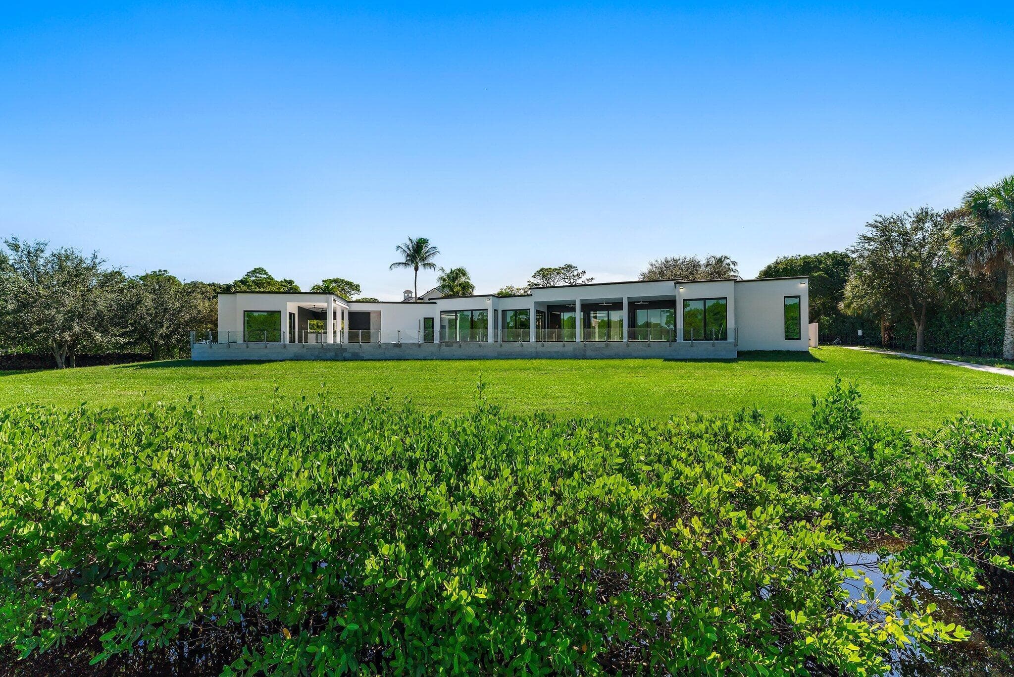 8309 SE RIVERS EDGE Street, Jupiter, FL 33458