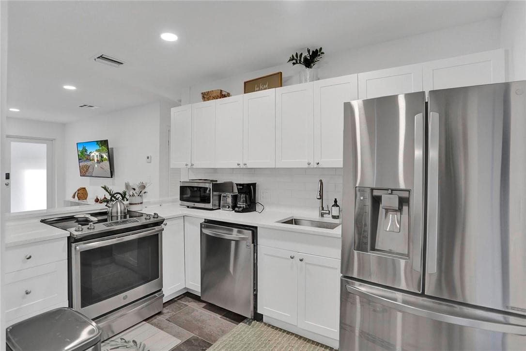 1121 SW 15th Avenue, Fort Lauderdale, FL 33312 10