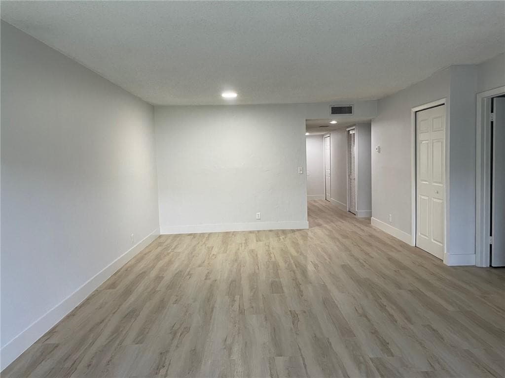 235 LAKEVIEW Drive 102, Weston, FL 33326 10