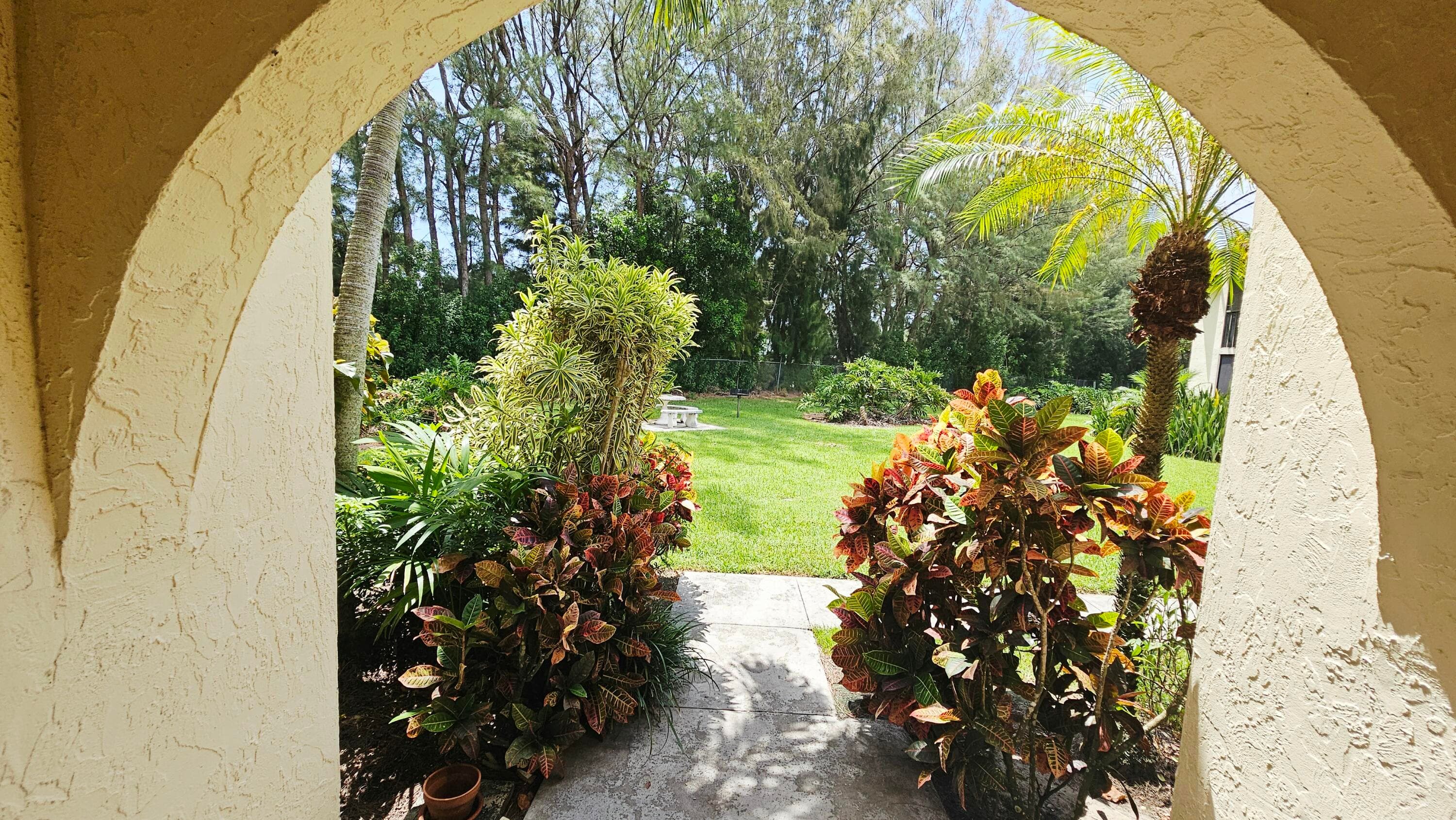 4807 SABLE PINE Circle B1, West Palm Beach, FL 33417 23