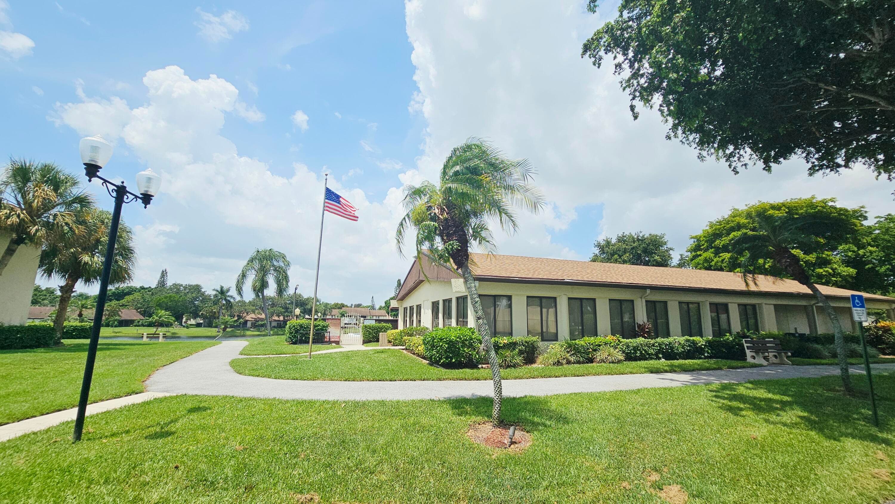 4807 SABLE PINE Circle B1, West Palm Beach, FL 33417 31