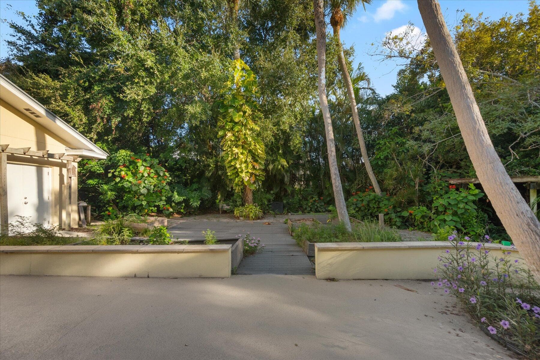 24 N Via Lucindia, Sewalls Point, FL 34996 41