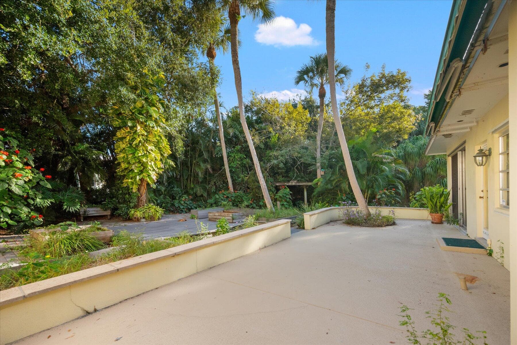 24 N Via Lucindia, Sewalls Point, FL 34996 42