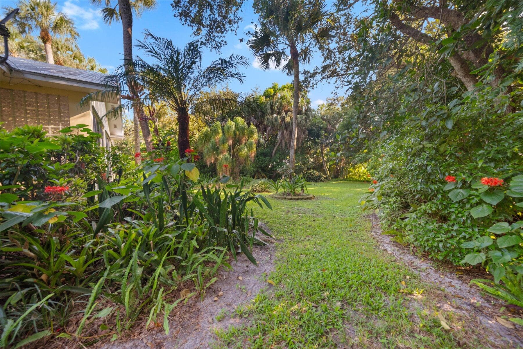 24 N Via Lucindia, Sewalls Point, FL 34996 45
