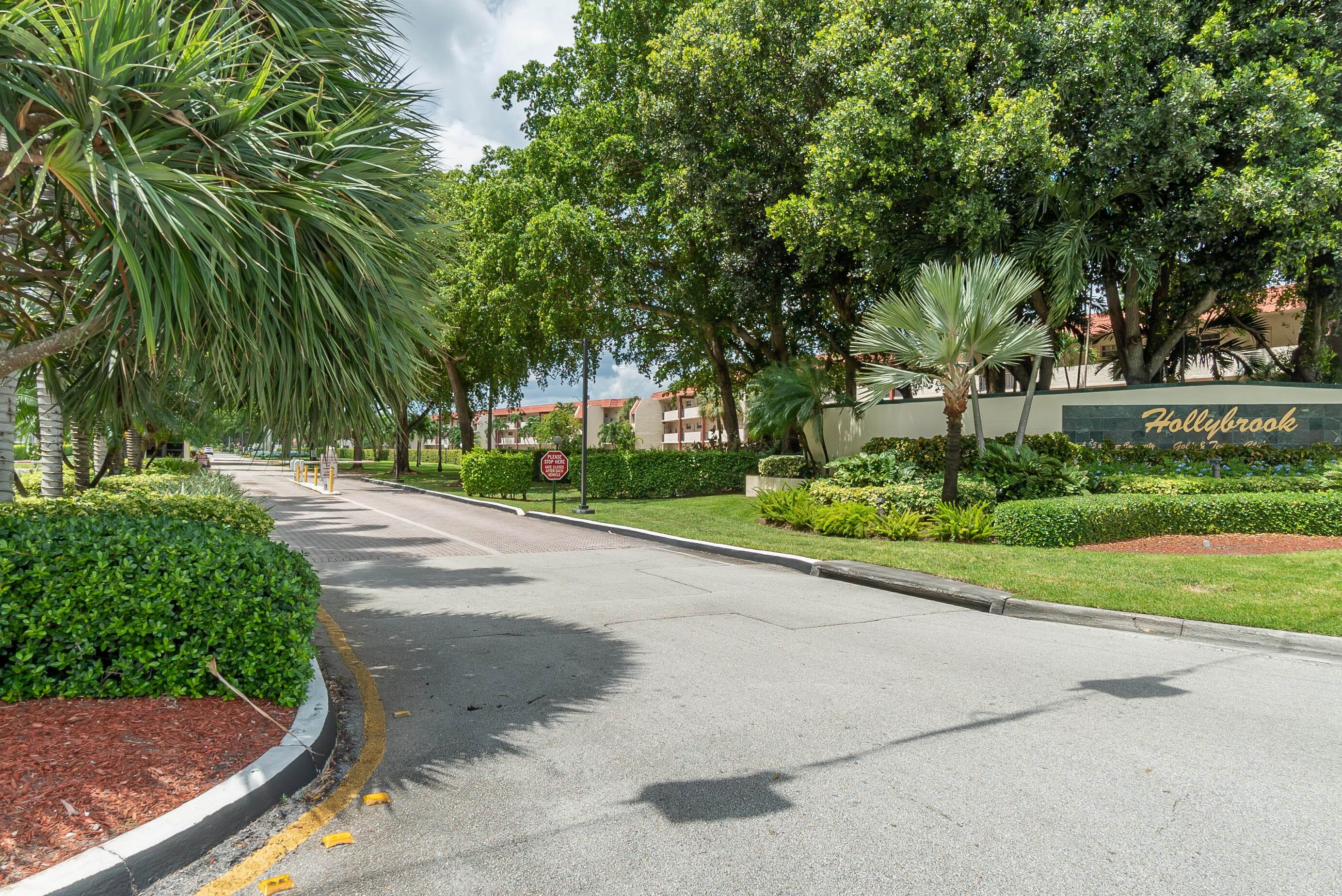 9823 S Hollybrook Lake Drive 206, Pembroke Pines, FL 33025 57