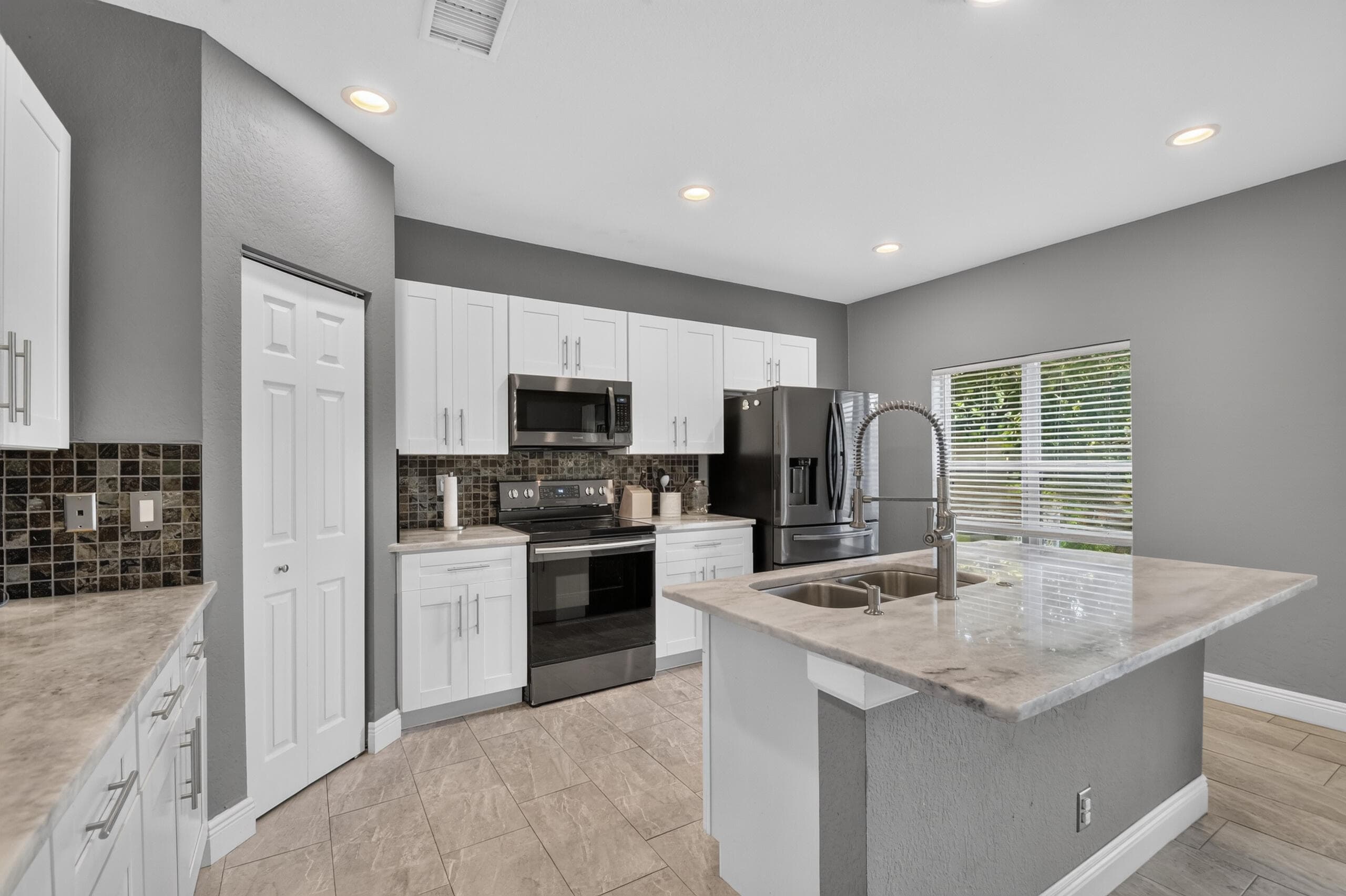 308 SPRUCE Street, Boynton Beach, FL 33426 71