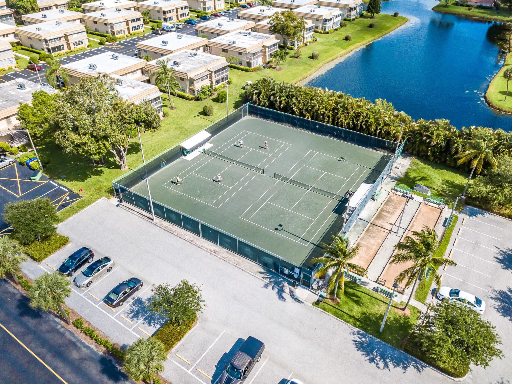 467 Saxony J, FL 19