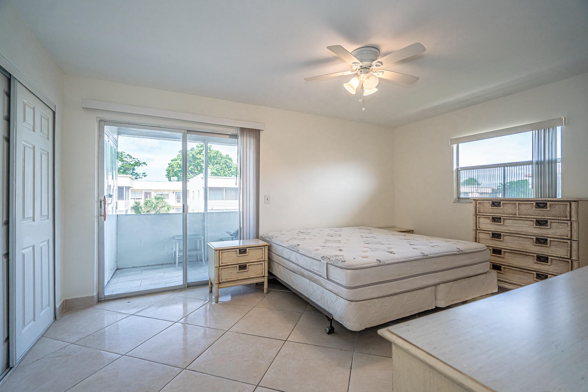 467 Saxony J, FL 10