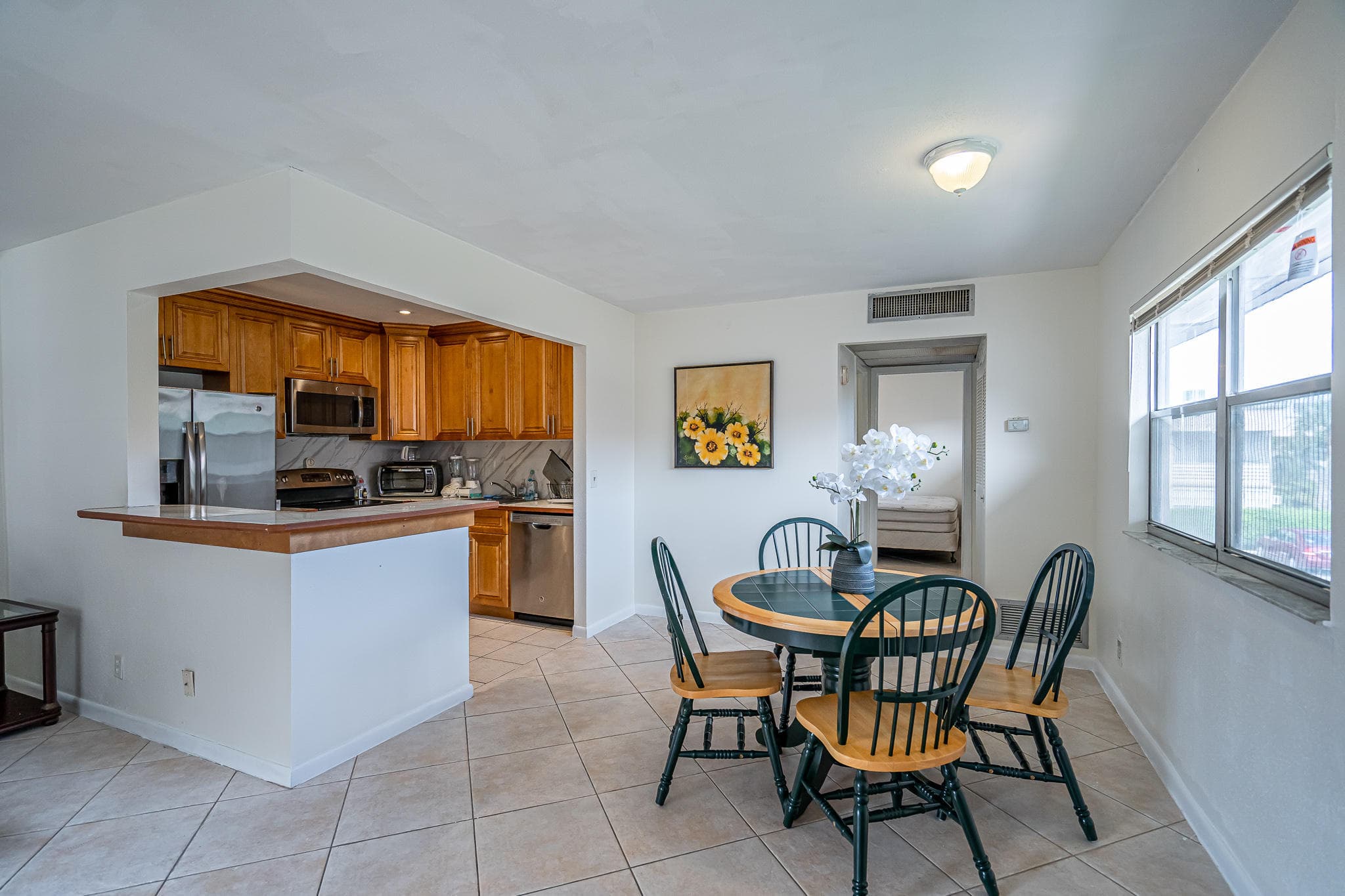 467 Saxony J, FL 4