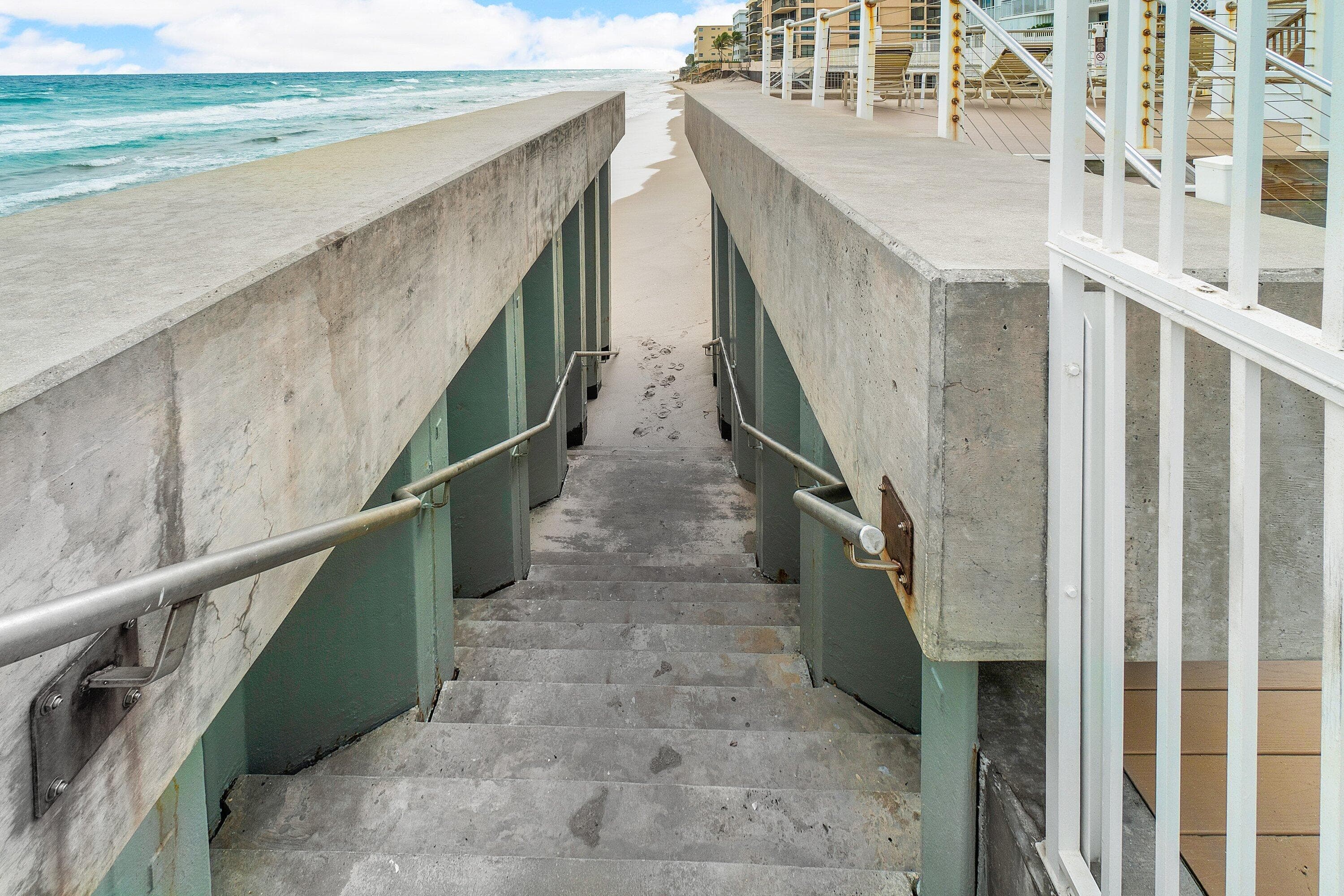 3589 S Ocean Boulevard 703, South Palm Beach, FL 33480 56