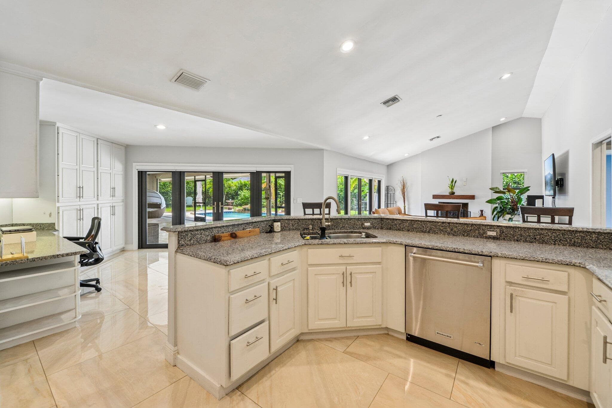 3090 Equestrian Drive, Boca Raton, FL 33434 11