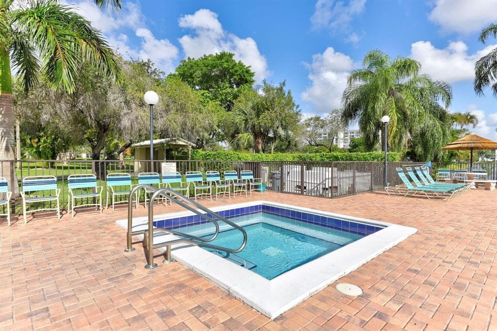 2202 S CYPRESS BEND Drive 801, Pompano Beach, FL 33069 25
