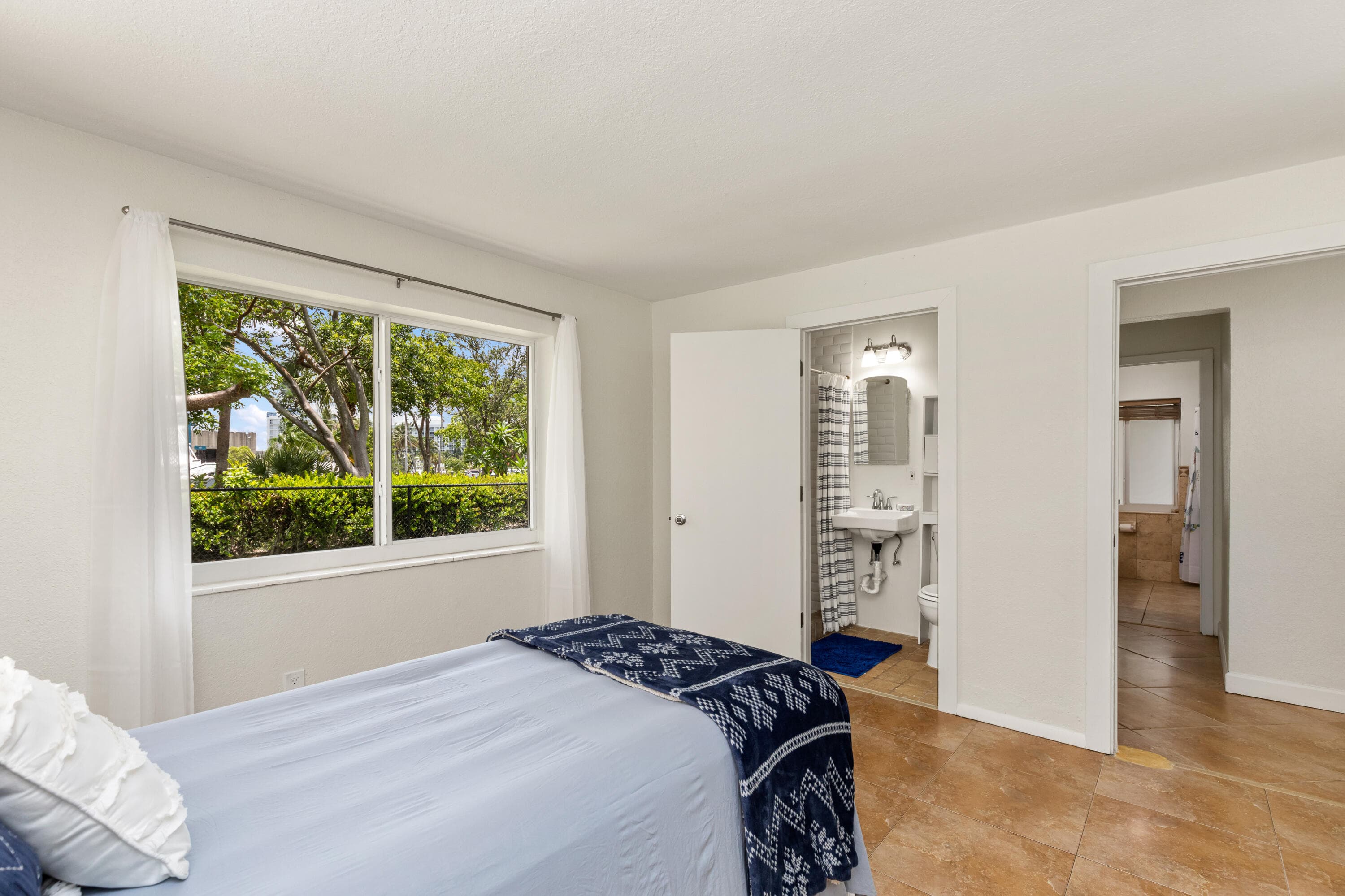 2870 NE 18TH Street, Pompano Beach, FL 33062 15