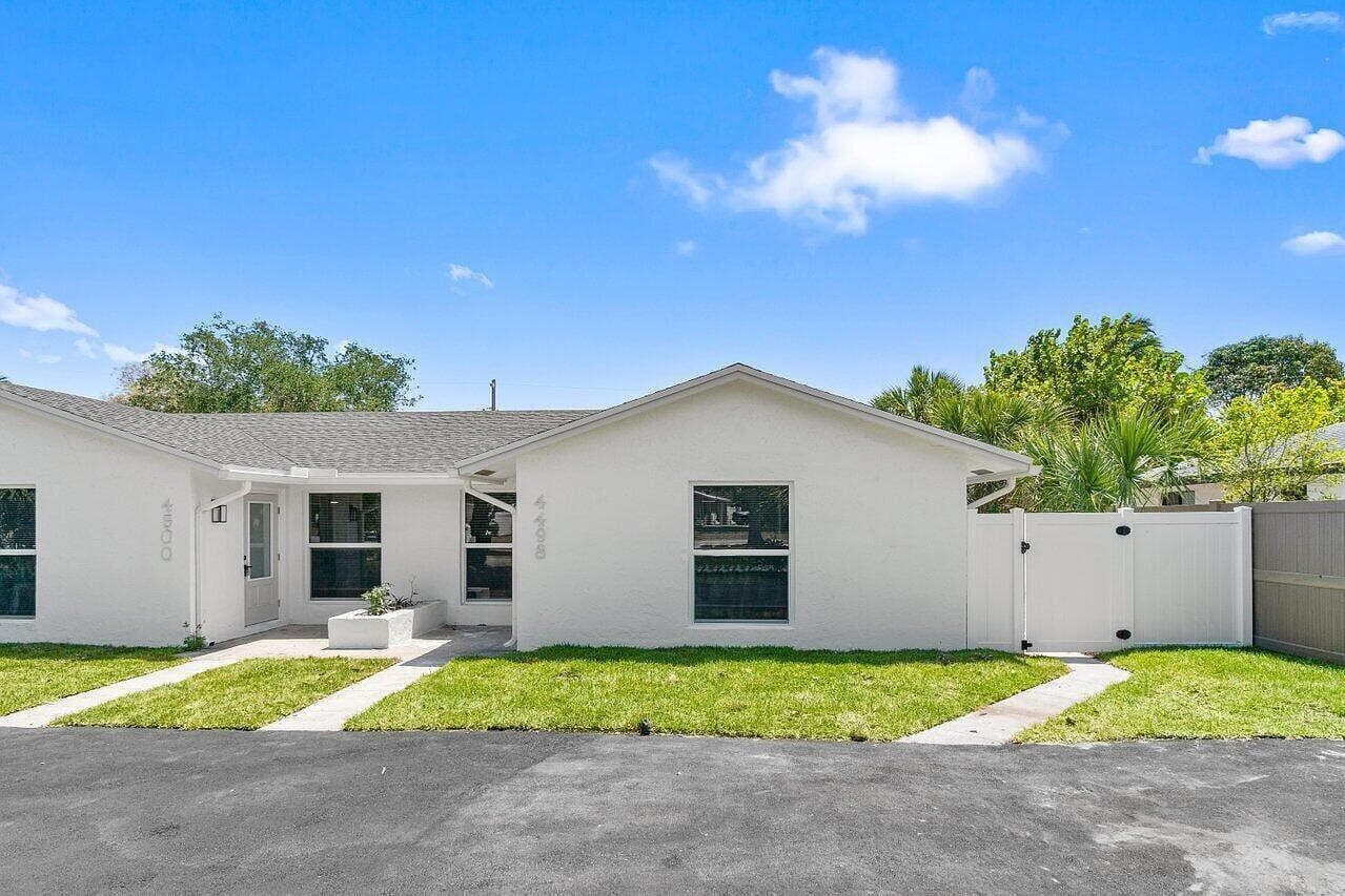 4498 NW 2ND Avenue 4500, Boca Raton, FL 33431 2