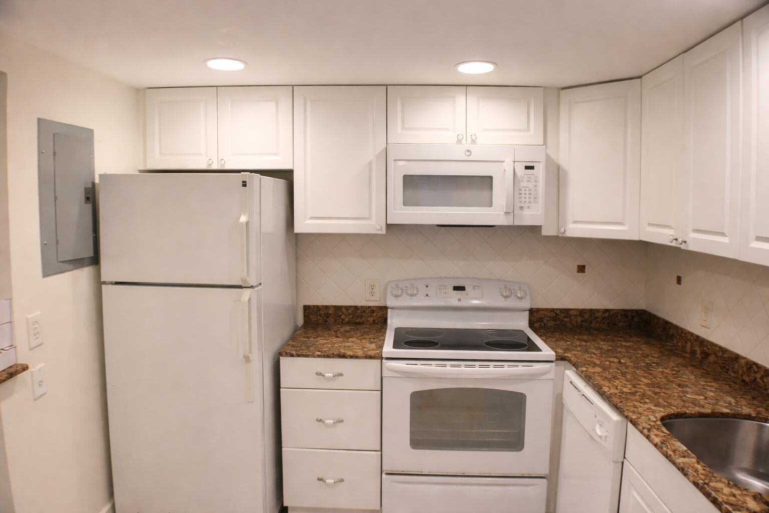 638 Saxony N, Delray Beach, FL 33446 10