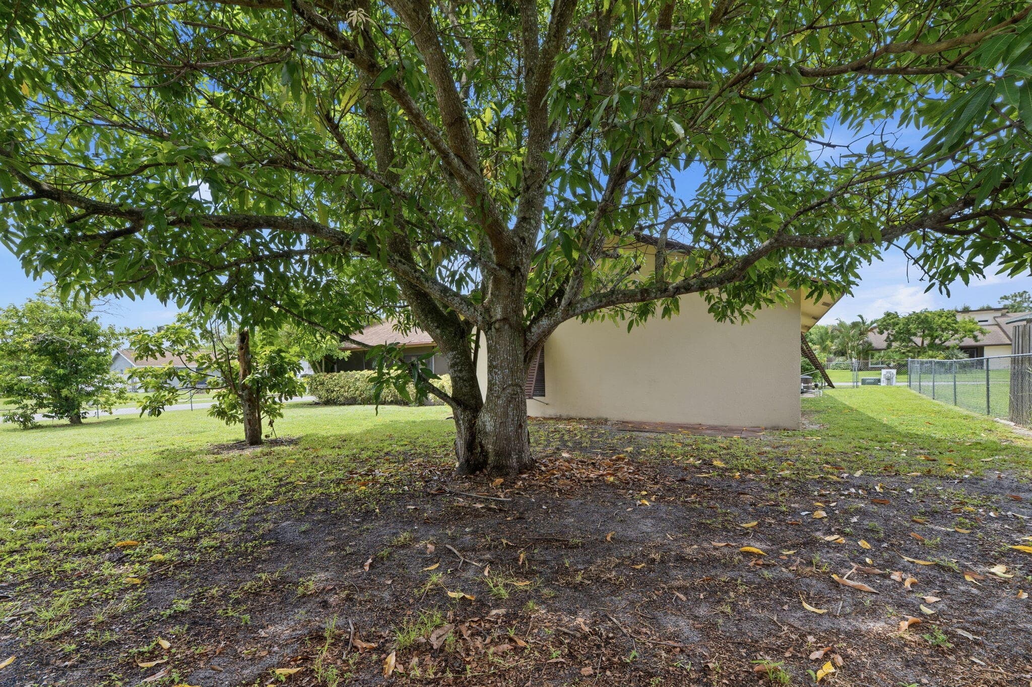240 BOBWHITE Road, Royal Palm Beach, FL 33411 32