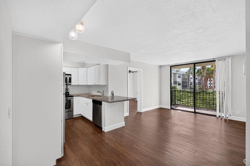 706 Executive Center Drive 23, West Palm Beach, FL 33401 4