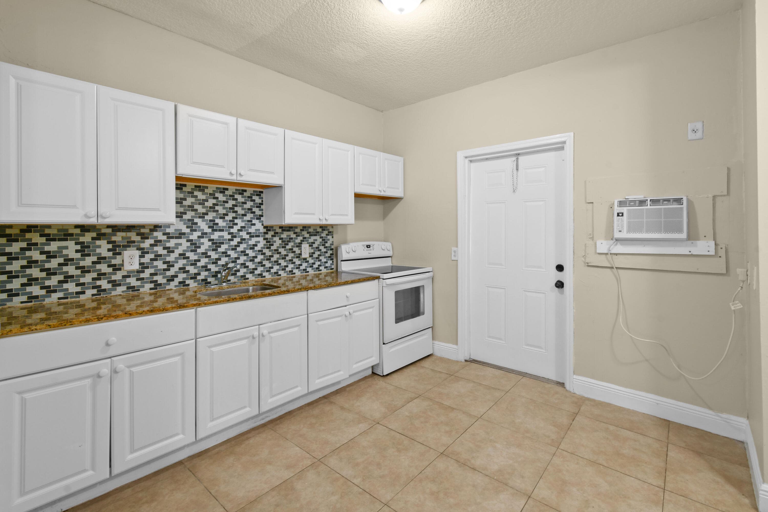 3721 HENRY Avenue B (Lower), West Palm Beach, FL 33405 7