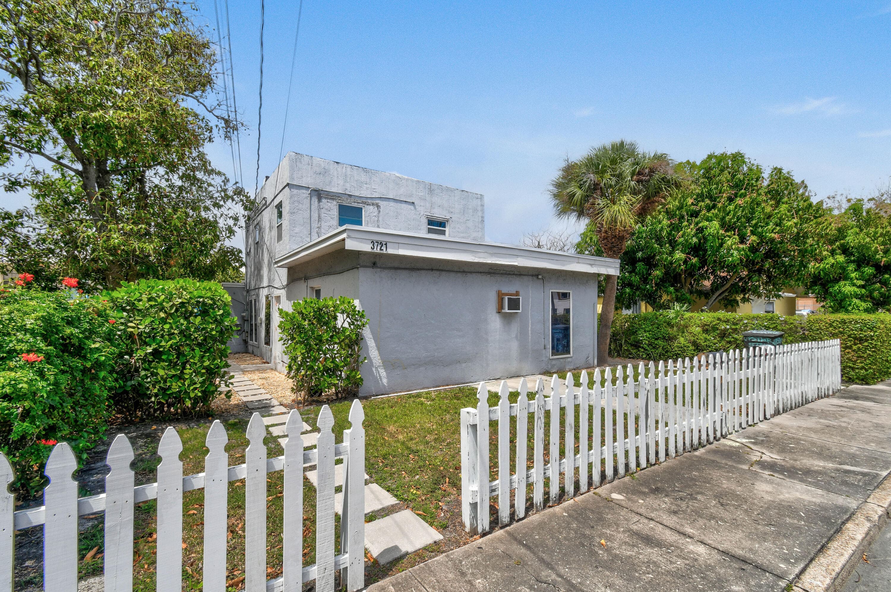 3721 HENRY Avenue B (Lower), West Palm Beach, FL 33405 31