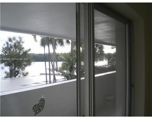 500 BAYVIEW Drive 122, Sunny Isles Beach, FL 33160 8