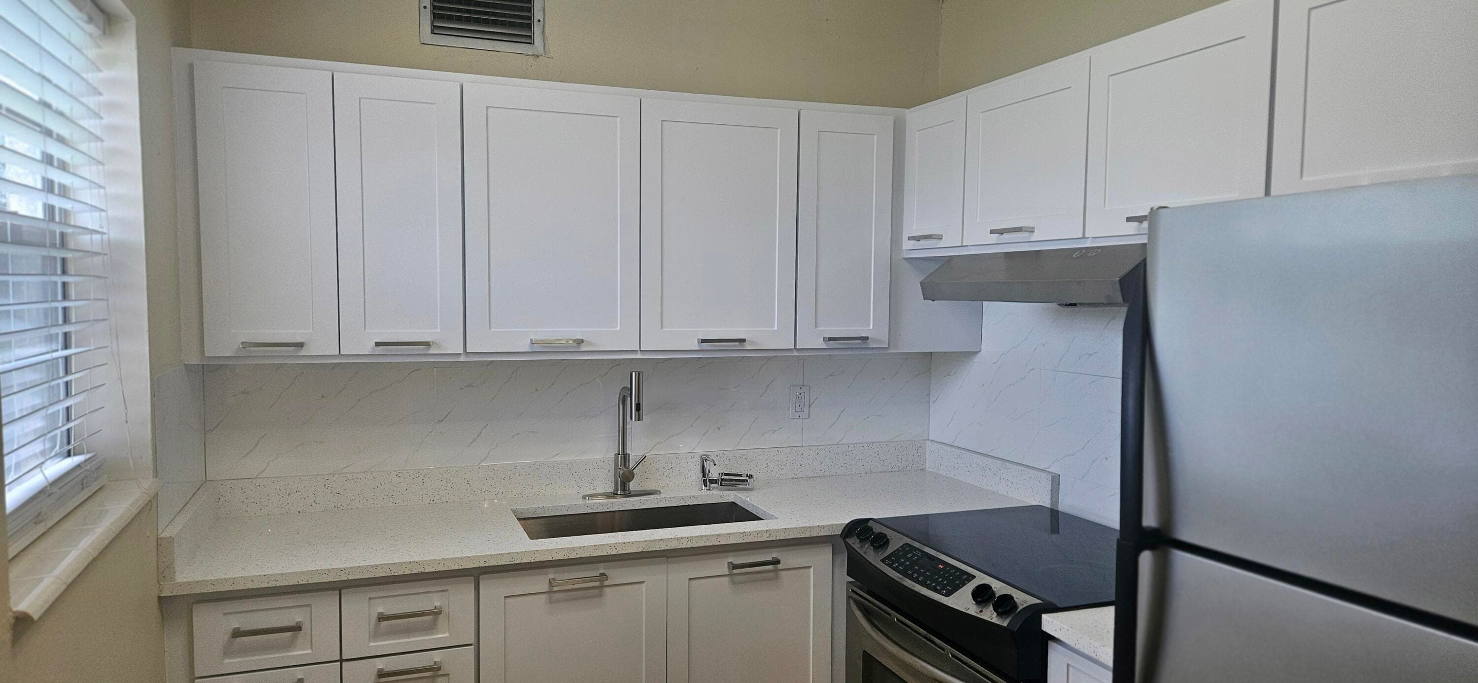 184 WALTHAM H, West Palm Beach, FL 33417 2