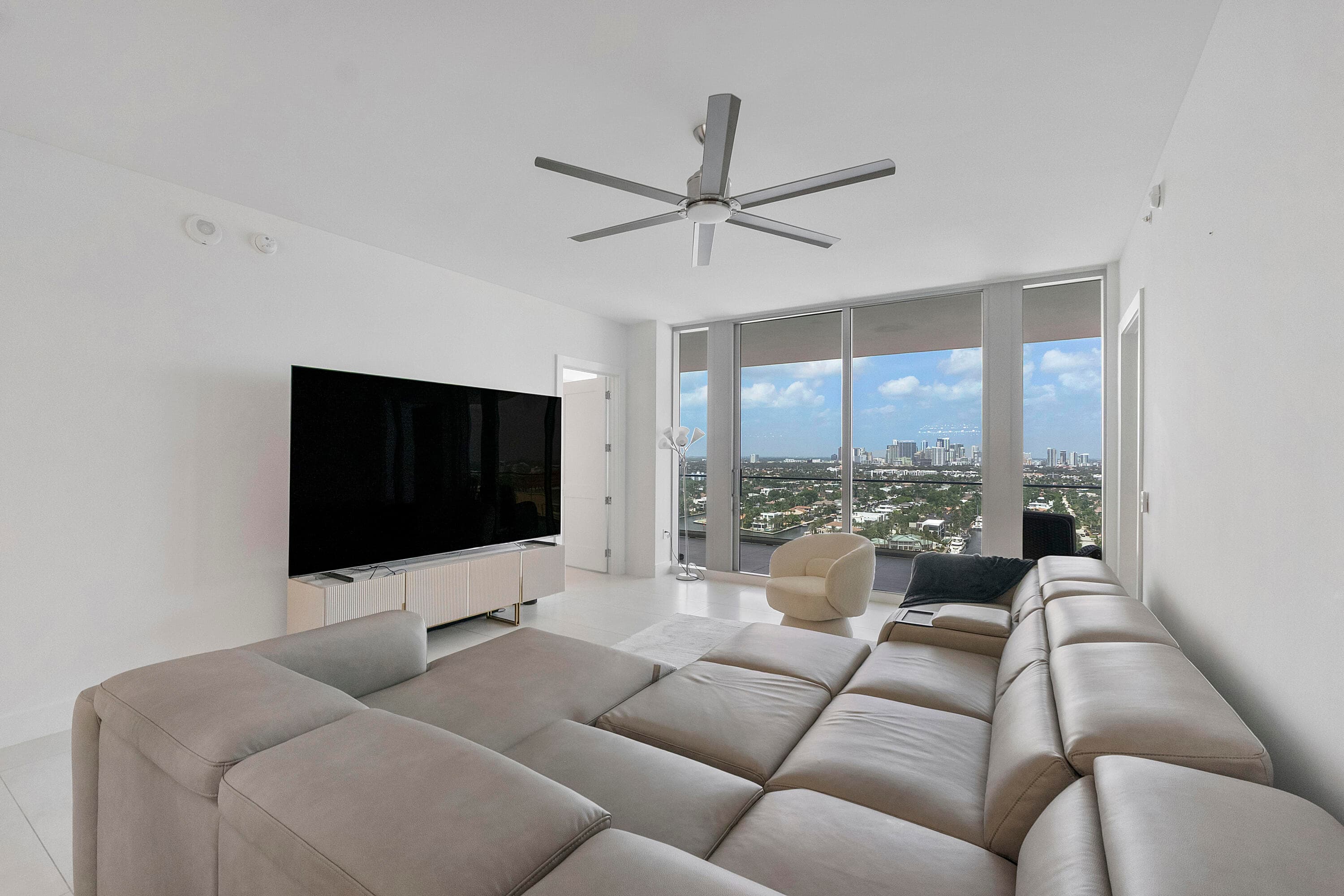 153 N Seabreeze Boulevard N 1803, Fort Lauderdale, FL 33304 97