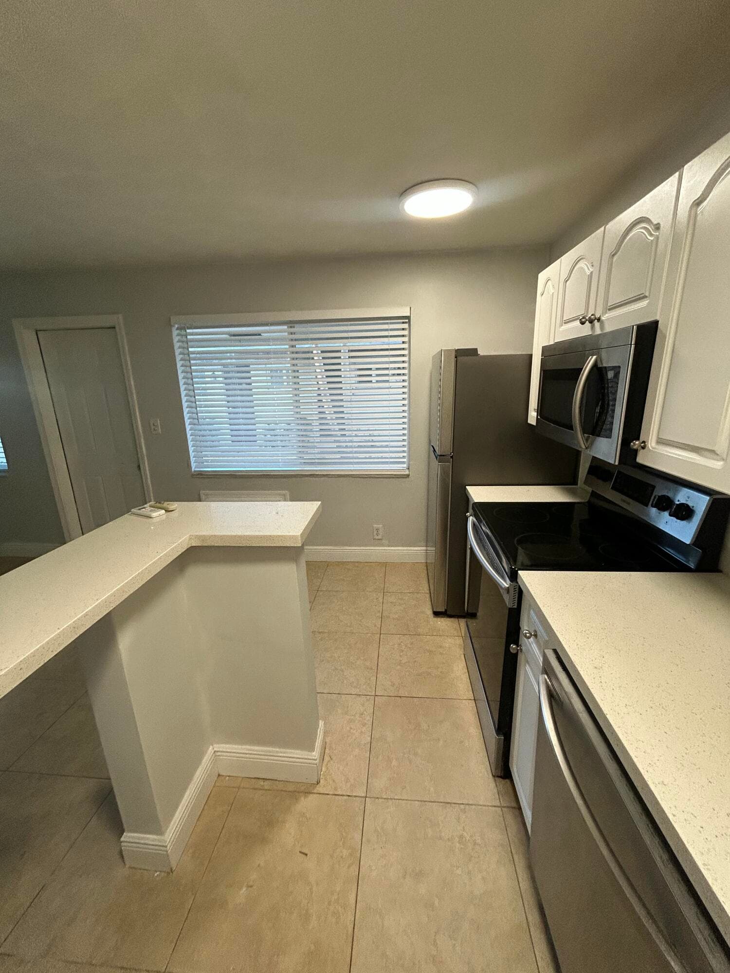 925 NE 17th Avenue 1, Fort Lauderdale, FL 33304 8