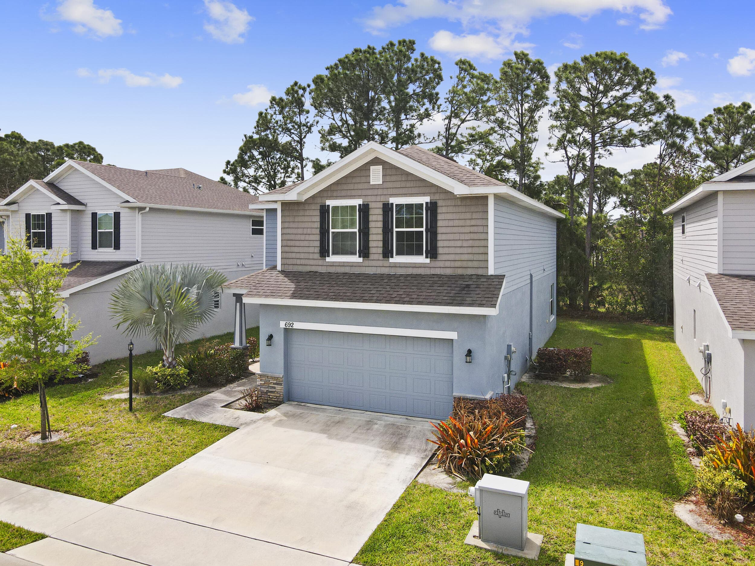 692 NE Turtleback Trail, Port St. Lucie, FL 34983 60