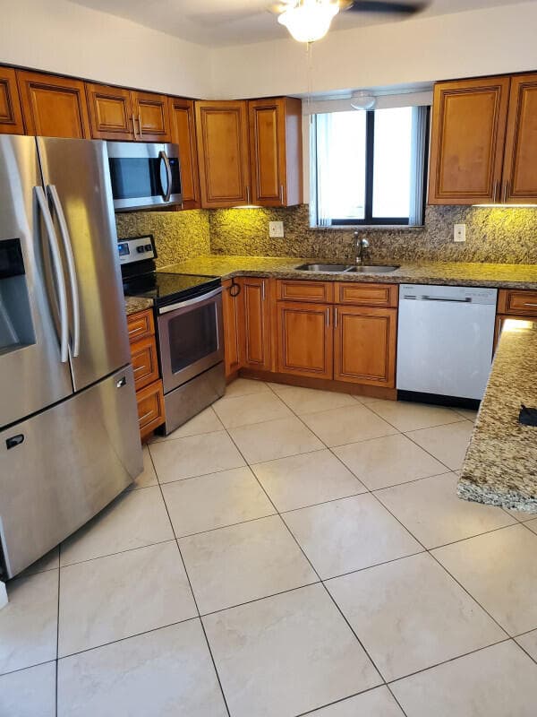 2460 NE 215th Street, Miami, FL 33180 3