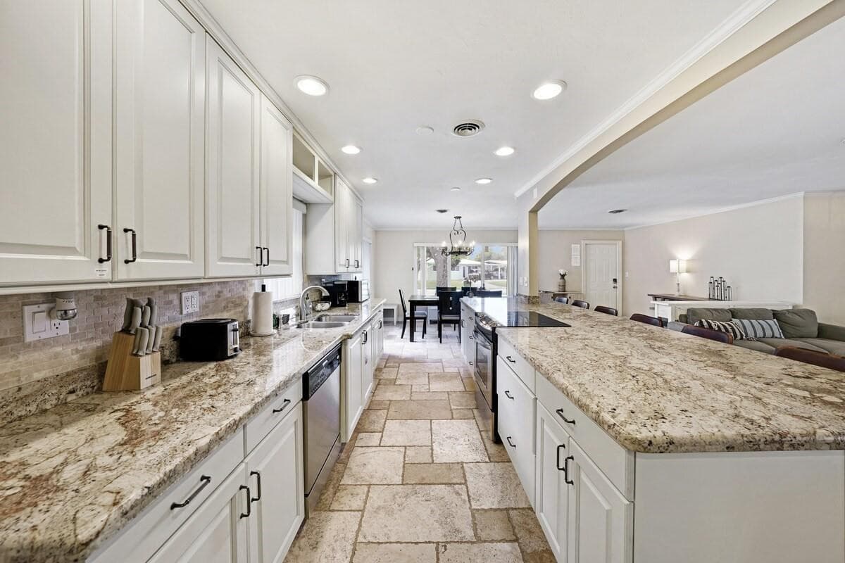 332 NW 26TH Court, Wilton Manors, FL 33311 16