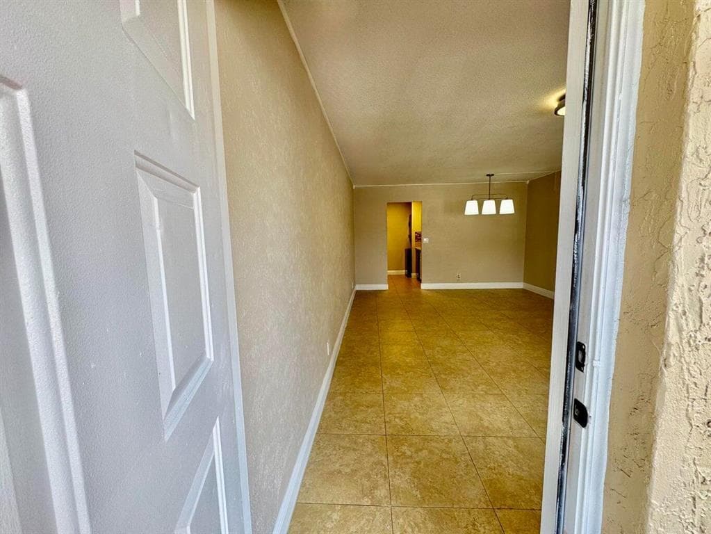 10008 TWIN LAKES Drive 36-A, Coral Springs, FL 33071 2