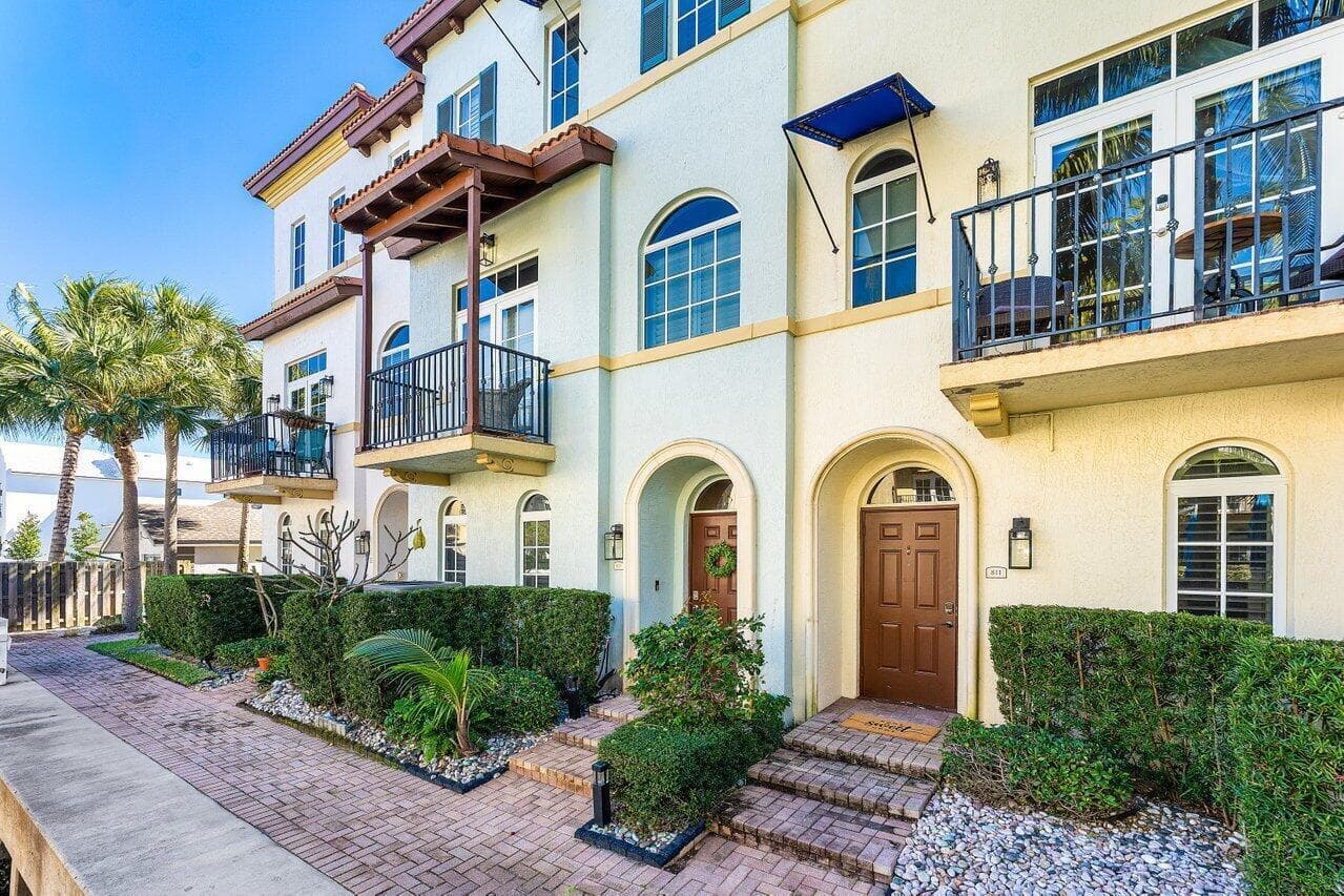 813 Estancia Way, Boynton Beach, FL 33435 2