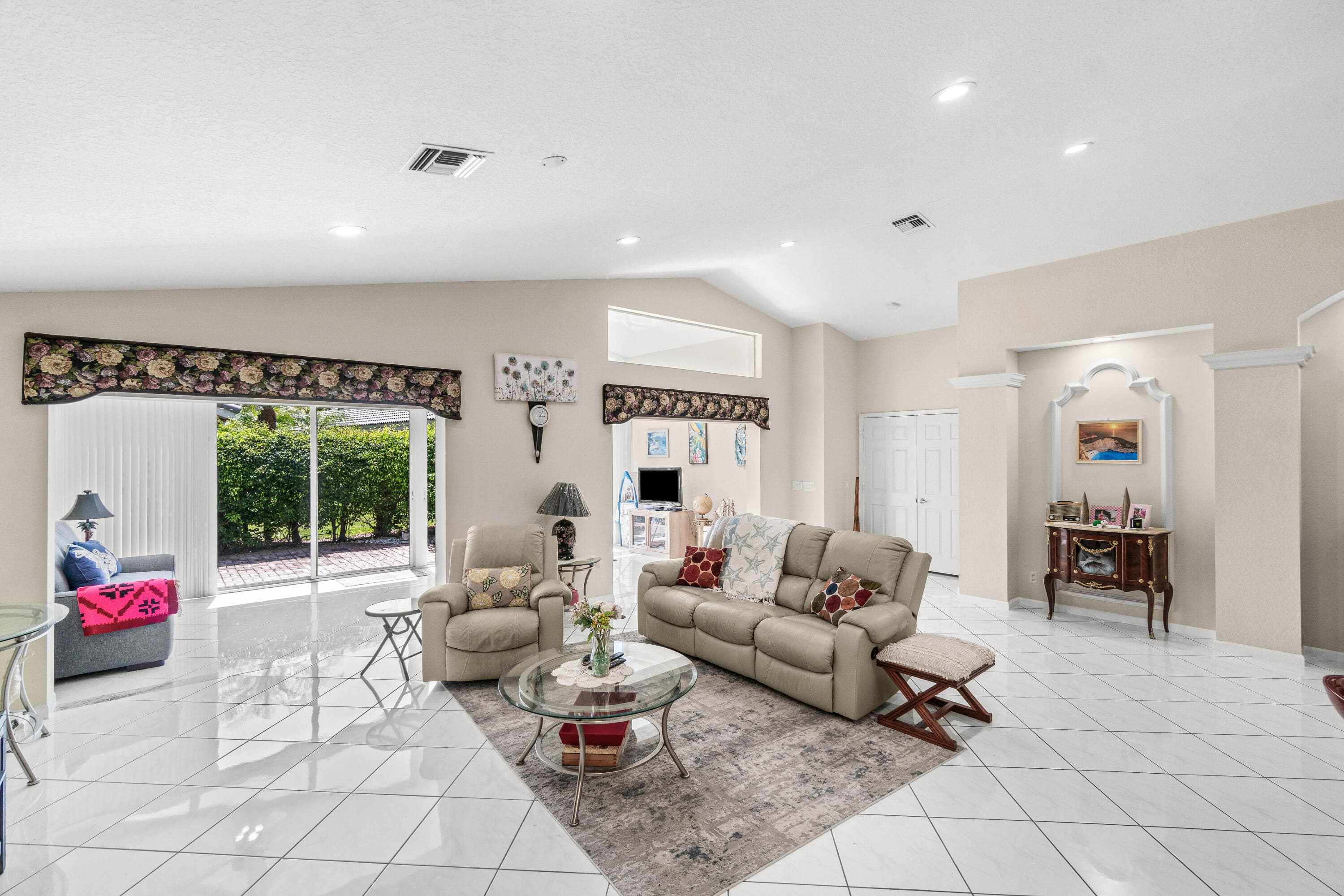 12185 CASTLE PINES Road, Boynton Beach, FL 33437 10