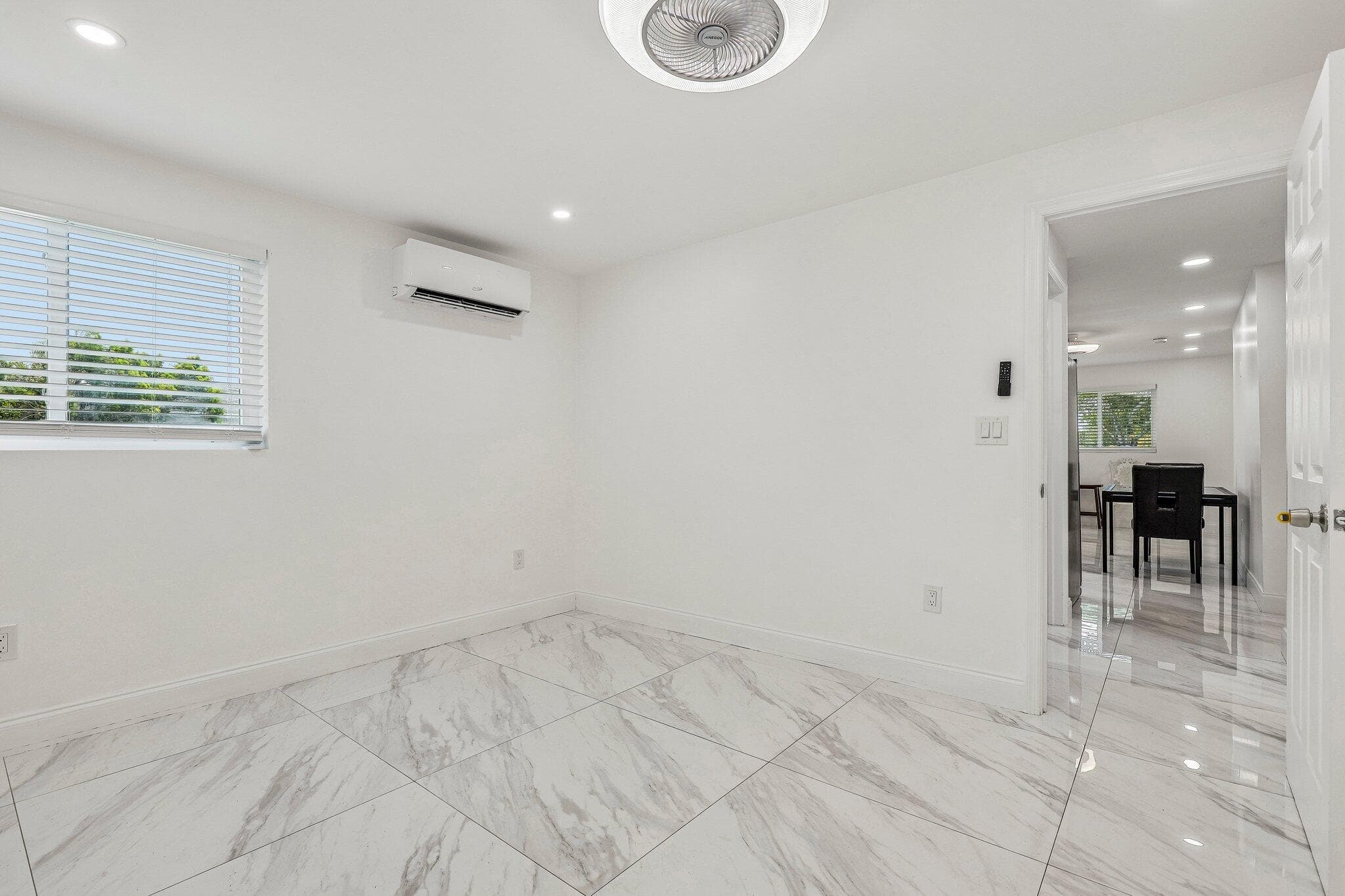 2001 N 22ND Avenue, Hollywood, FL 33020 23
