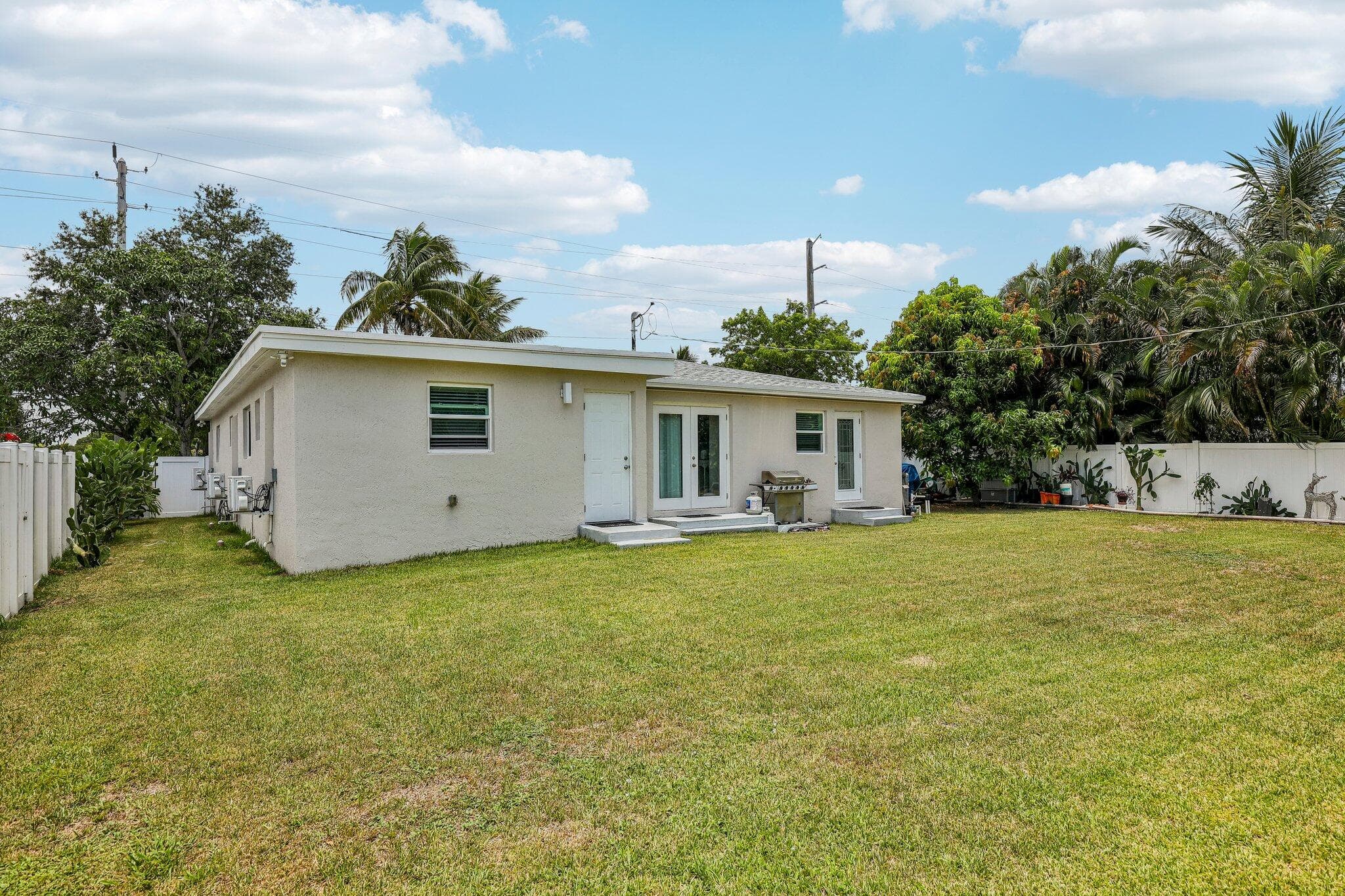 2001 N 22ND Avenue, Hollywood, FL 33020 49