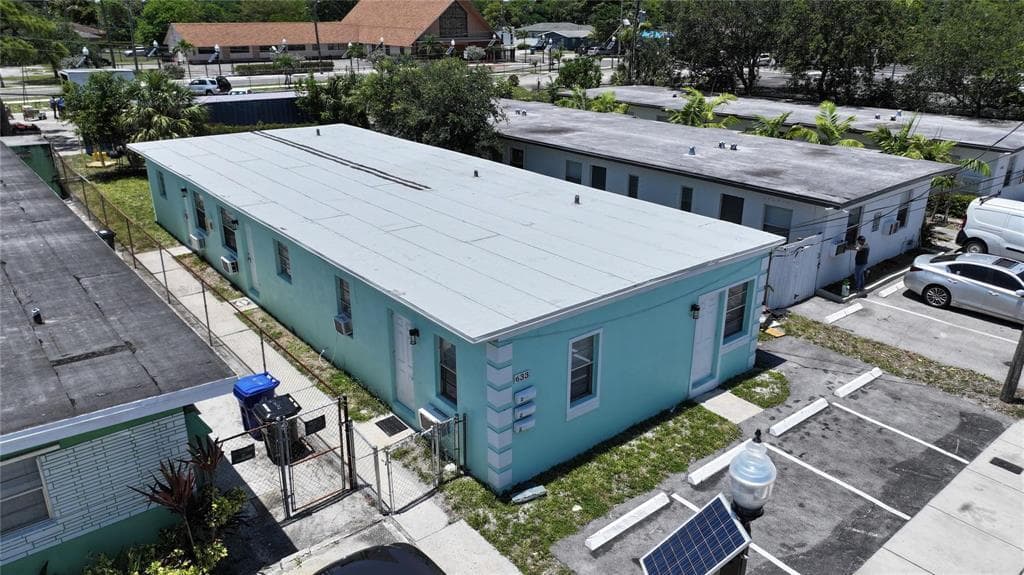 633 NW 15TH Terrace, Fort Lauderdale, FL 33311 2