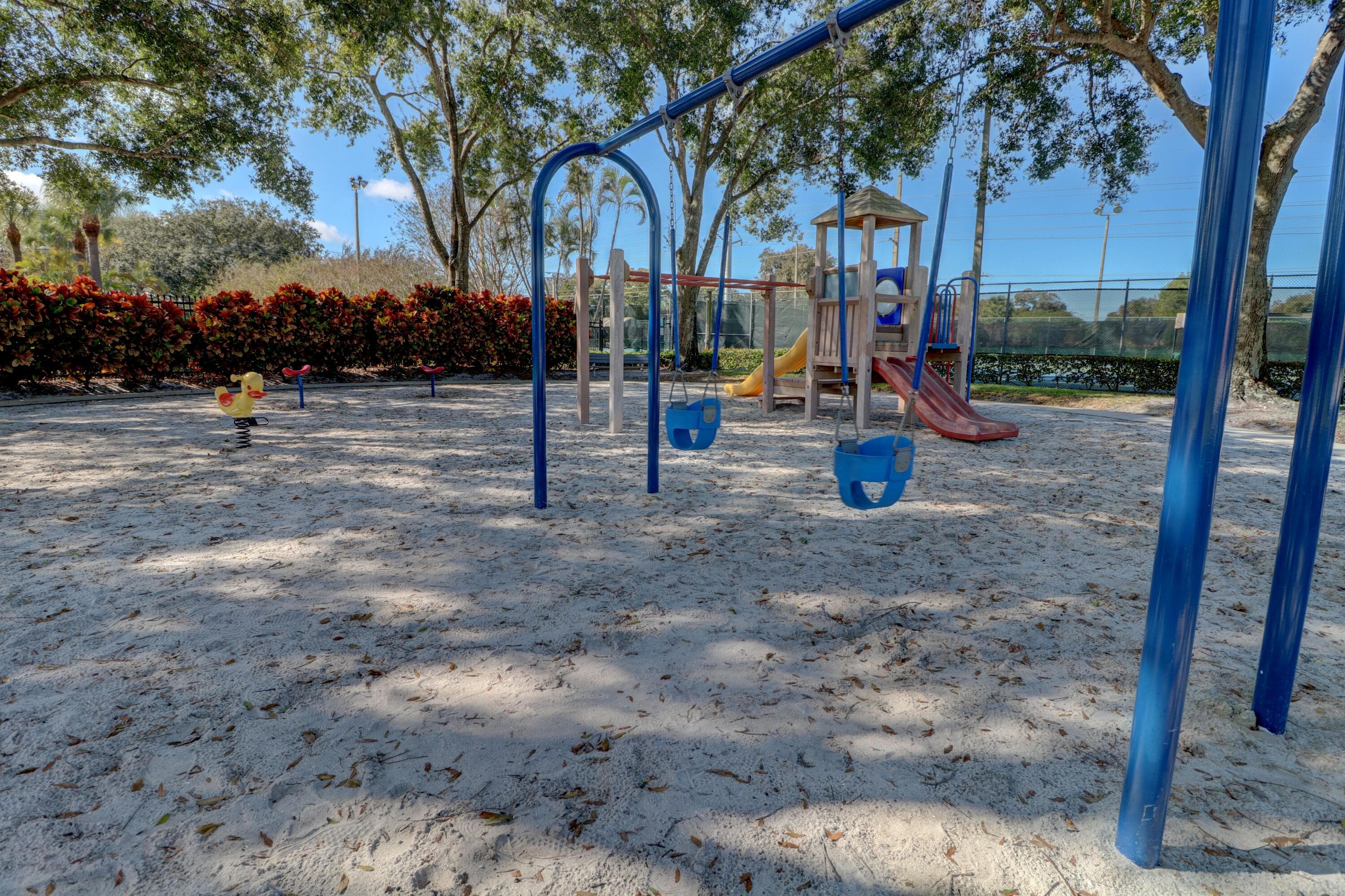 1402 14th Way, West Palm Beach, FL 33407 15