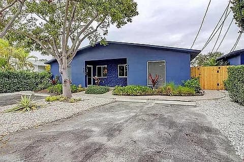 917 ORANGE Isle, Fort Lauderdale, FL 33315 4